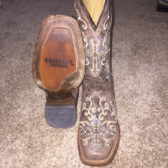 Lightly Worn Corral Cowboy Boots with Sequins - Picture 3 of 4